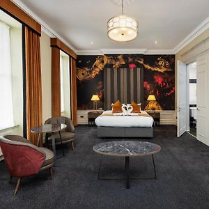 Quadruple Room Bathroom